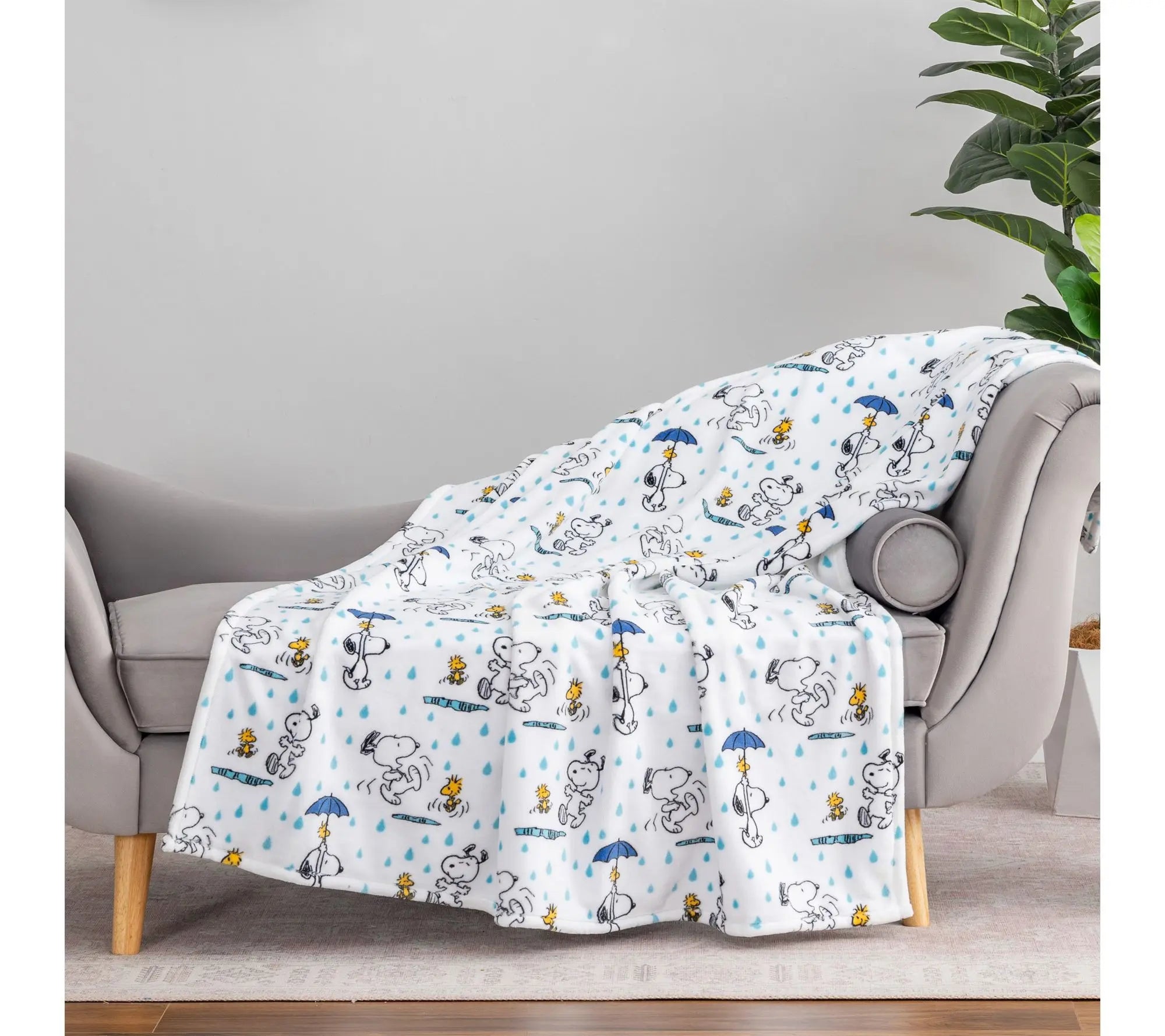 Berkshire Peanuts Spring 55X70 Velvetsoft Throw