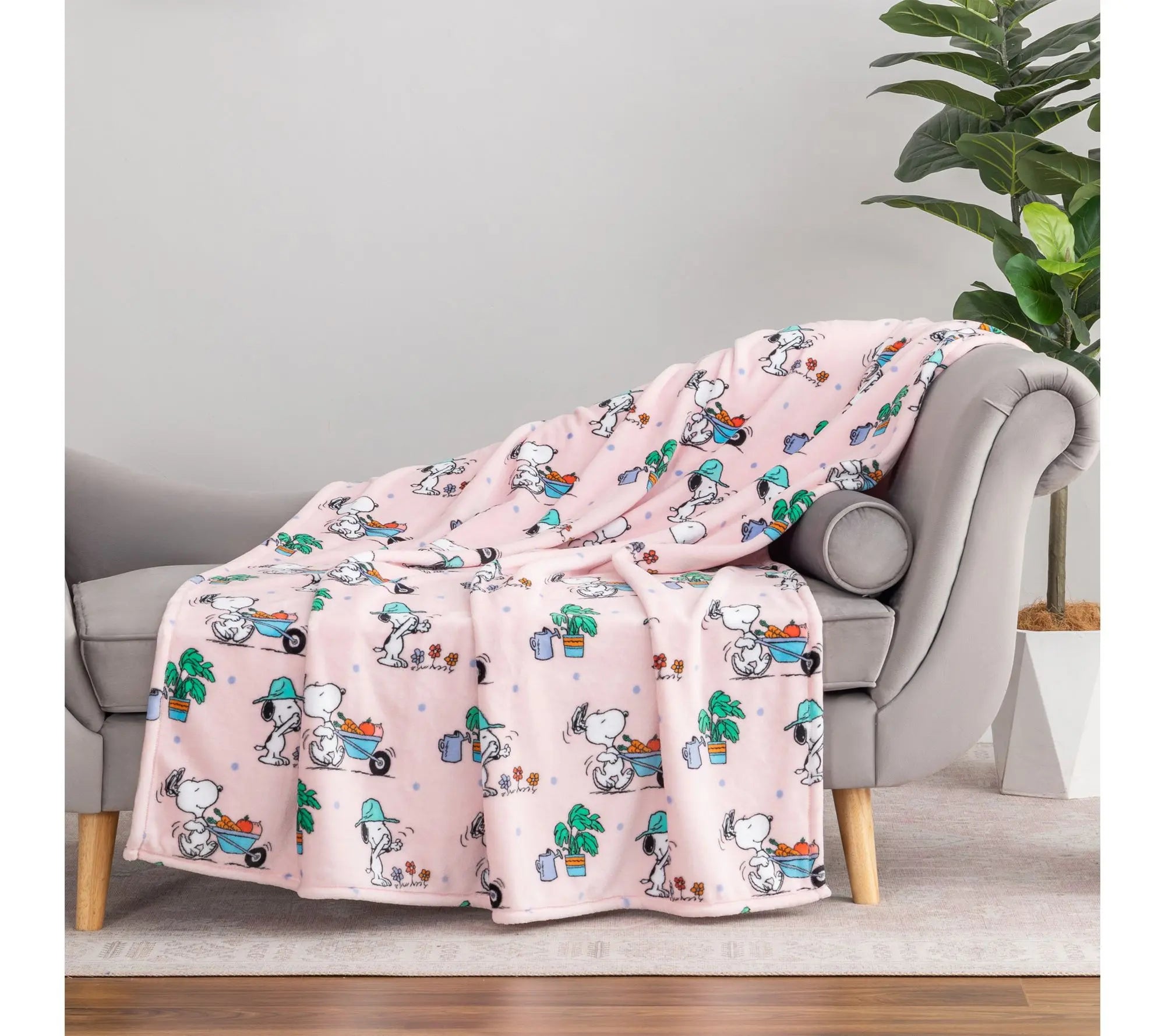 Berkshire Peanuts Spring 55X70 Velvetsoft Throw